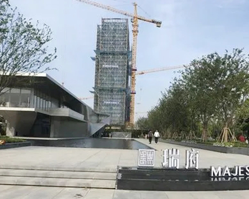 ����A����